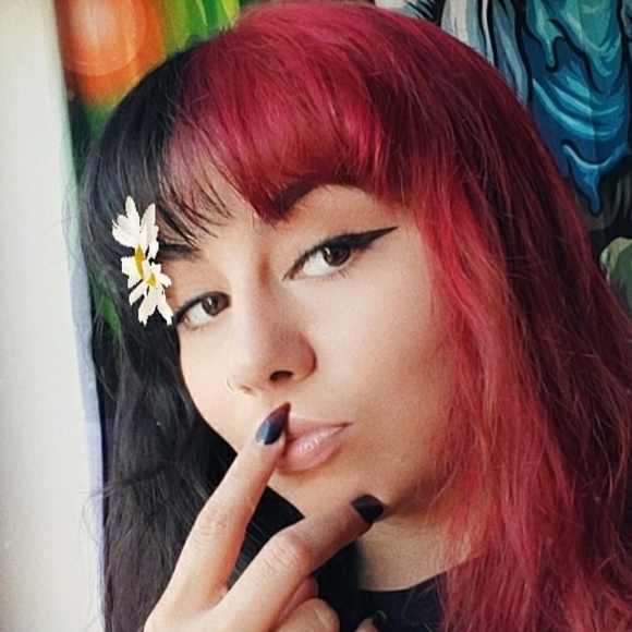 UPDATE guys, Hello I am selena - Picture 1 of 4